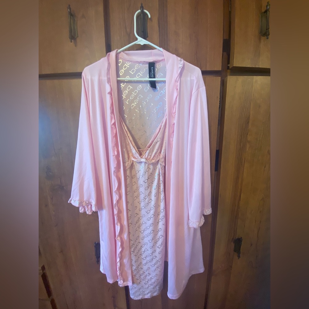 Nightgown and robe